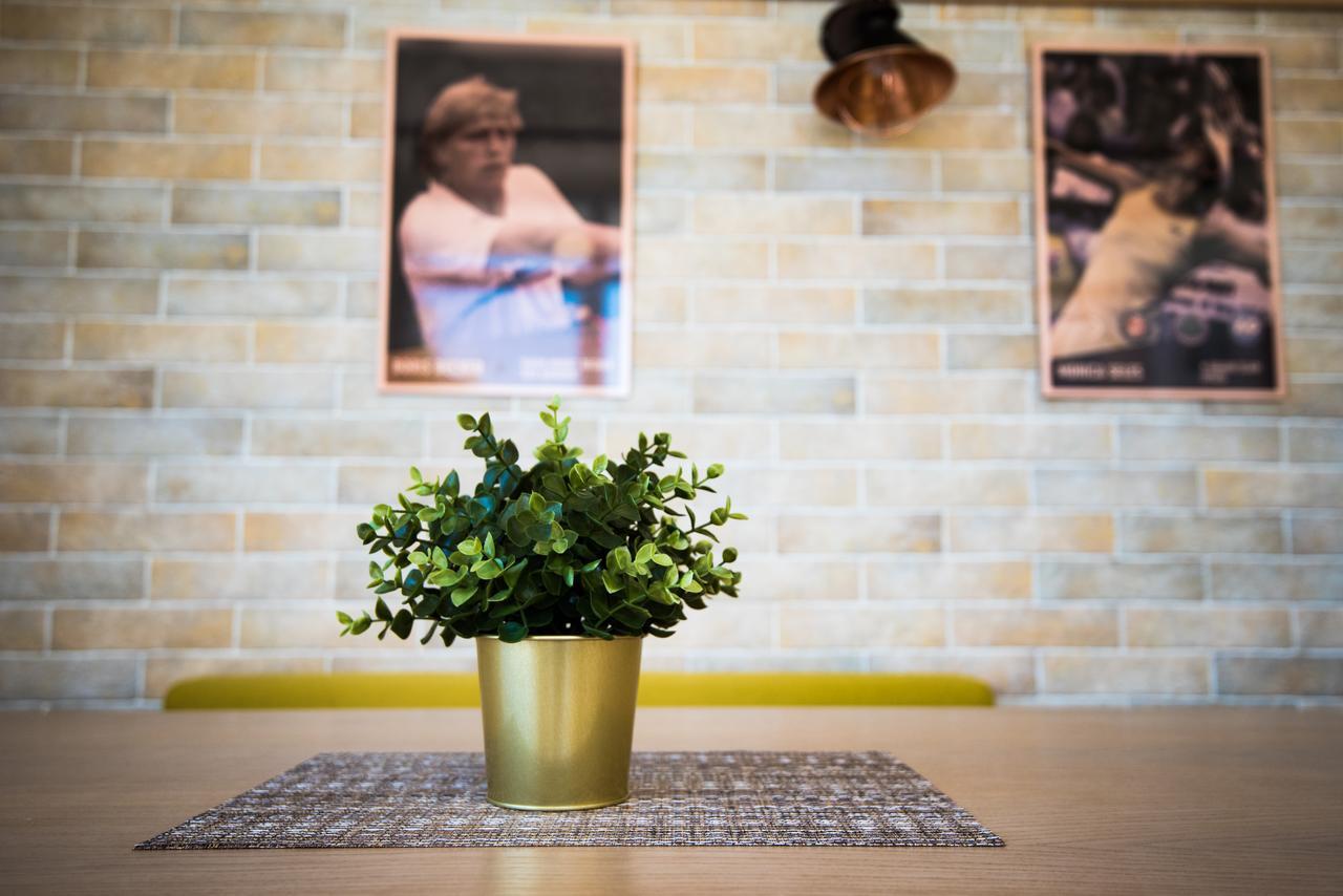 Court Inn Panagyurishte Bagian luar foto