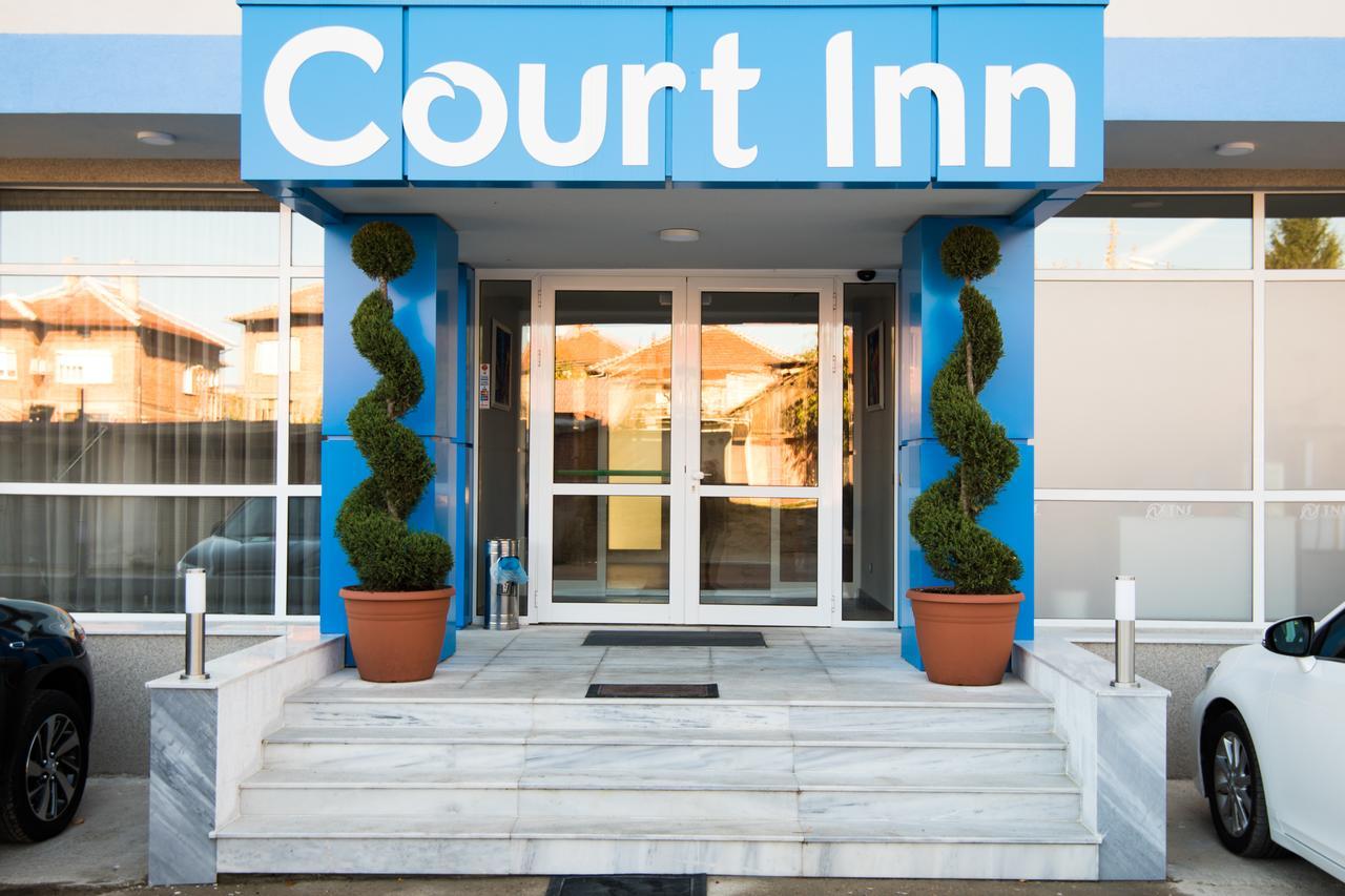 Court Inn Panagyurishte Bagian luar foto